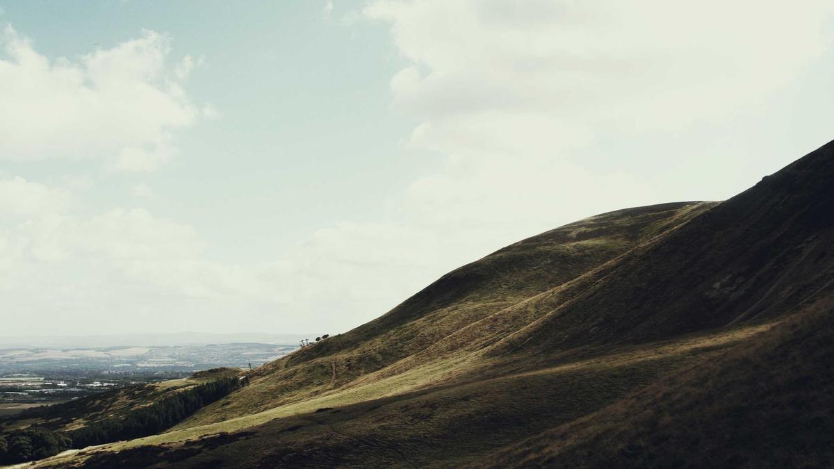 Hausarbeit Männer Frauen Symbolbild zum Thema Hausarbeit Männer Frauen