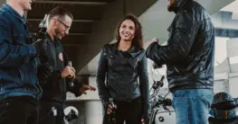 Beste braune Café-Racer-Jacken Herren aus Vollnarbenleder mit Stehkragen