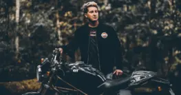 Beste schwarze Café-Racer-Jacken Herren aus robustem Vollnarbenleder mit minimalistischem Design.