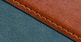 Bonded Leather Muster mit sichtbaren Lederfasern und Klebstoff, Nahaufnahme für Materialkunde